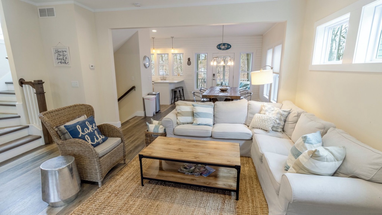 Photo of Livingroom in Michigan City