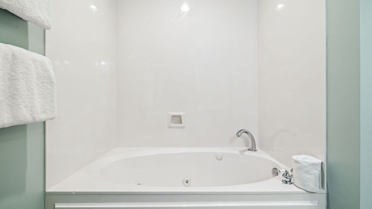 Photo of Bathroom in Beach District
