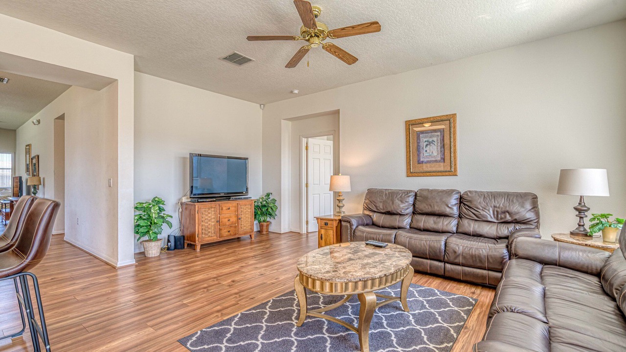 Photo of Livingroom in Windwood Bay