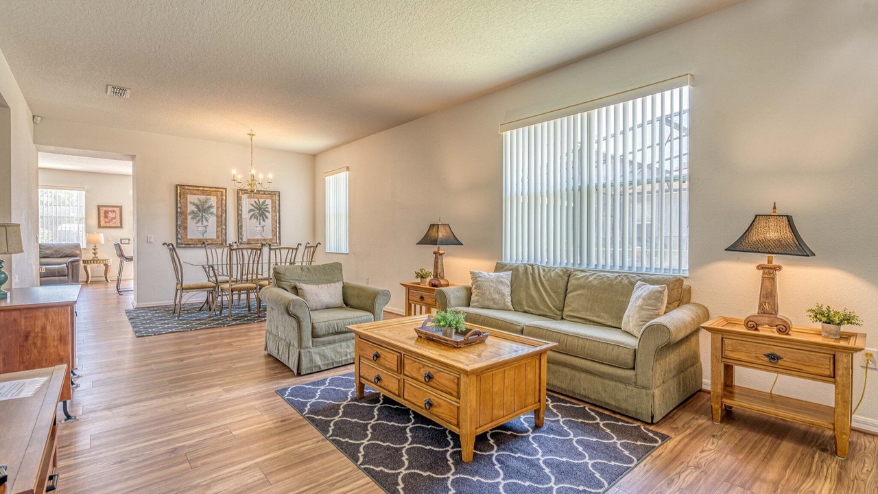 Photo of Livingroom in Windwood Bay
