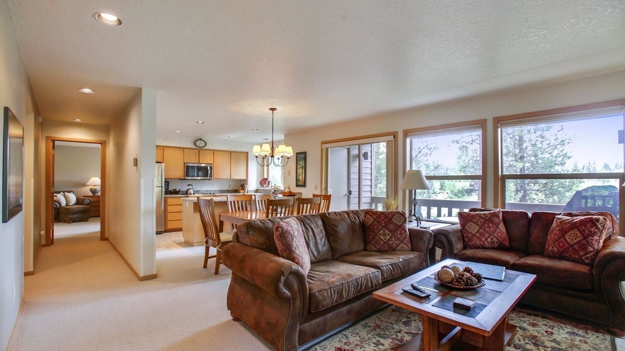 Photo of Livingroom in Sunriver