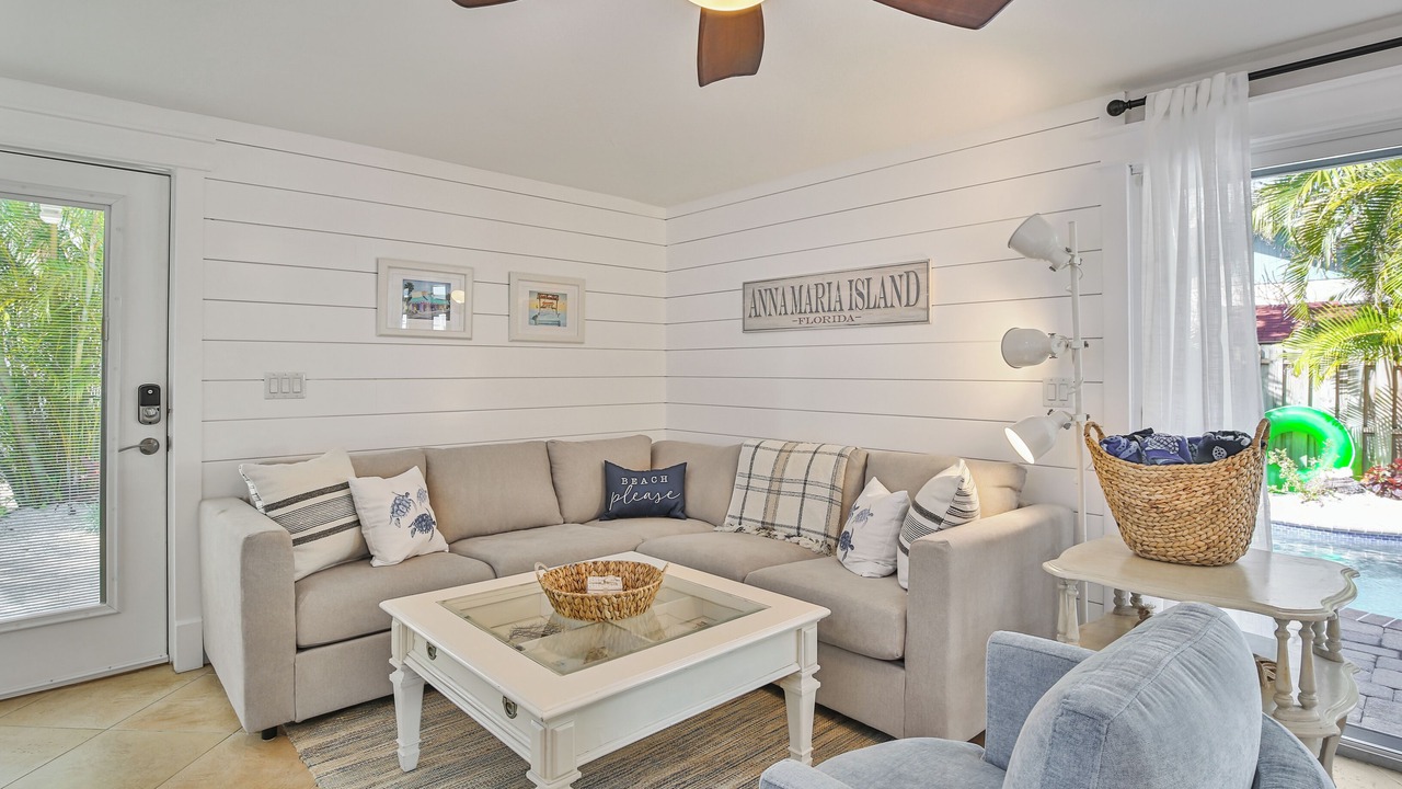 Photo of Livingroom in Holmes Beach