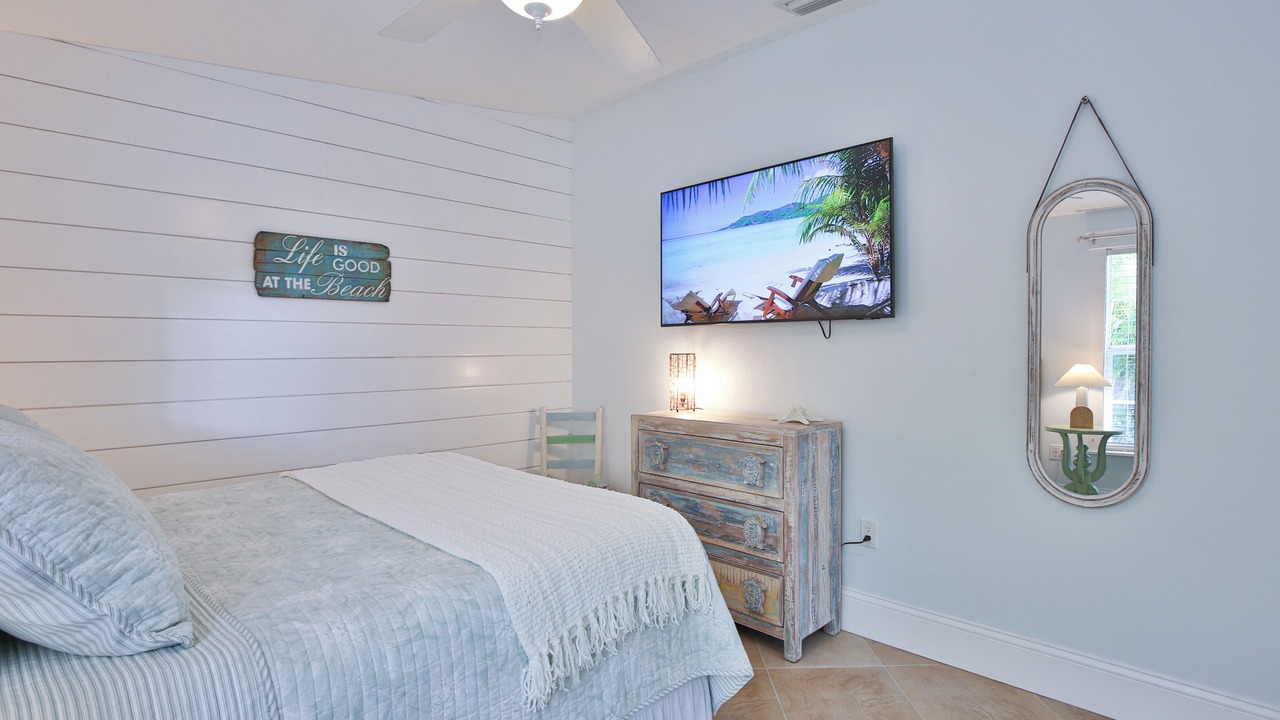 Photo of Bedroom in Holmes Beach