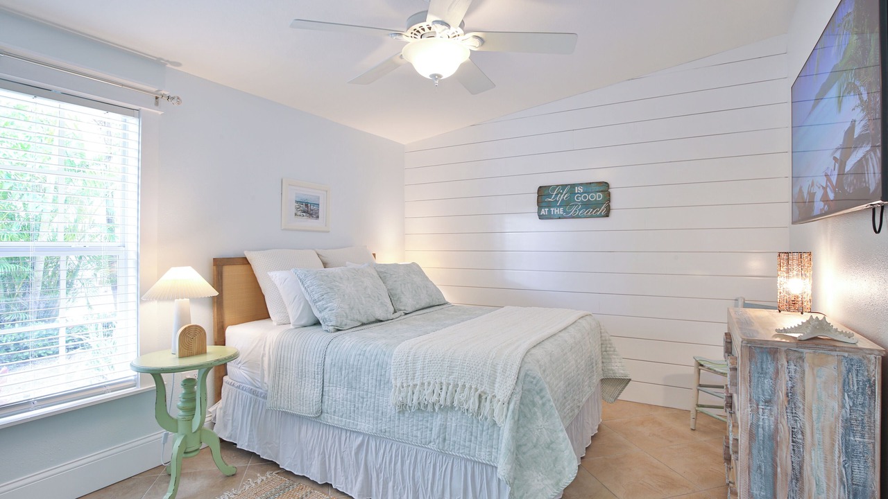 Photo of Bedroom in Holmes Beach