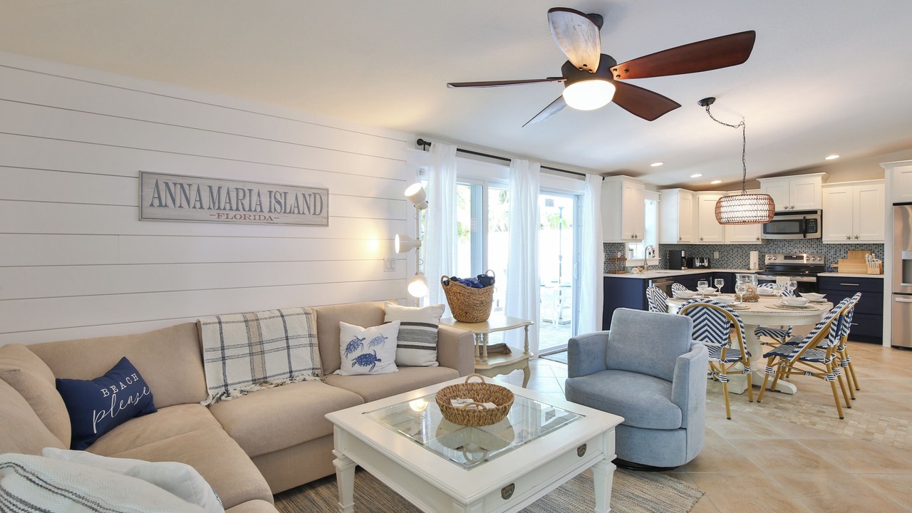 Photo of Livingroom in Holmes Beach
