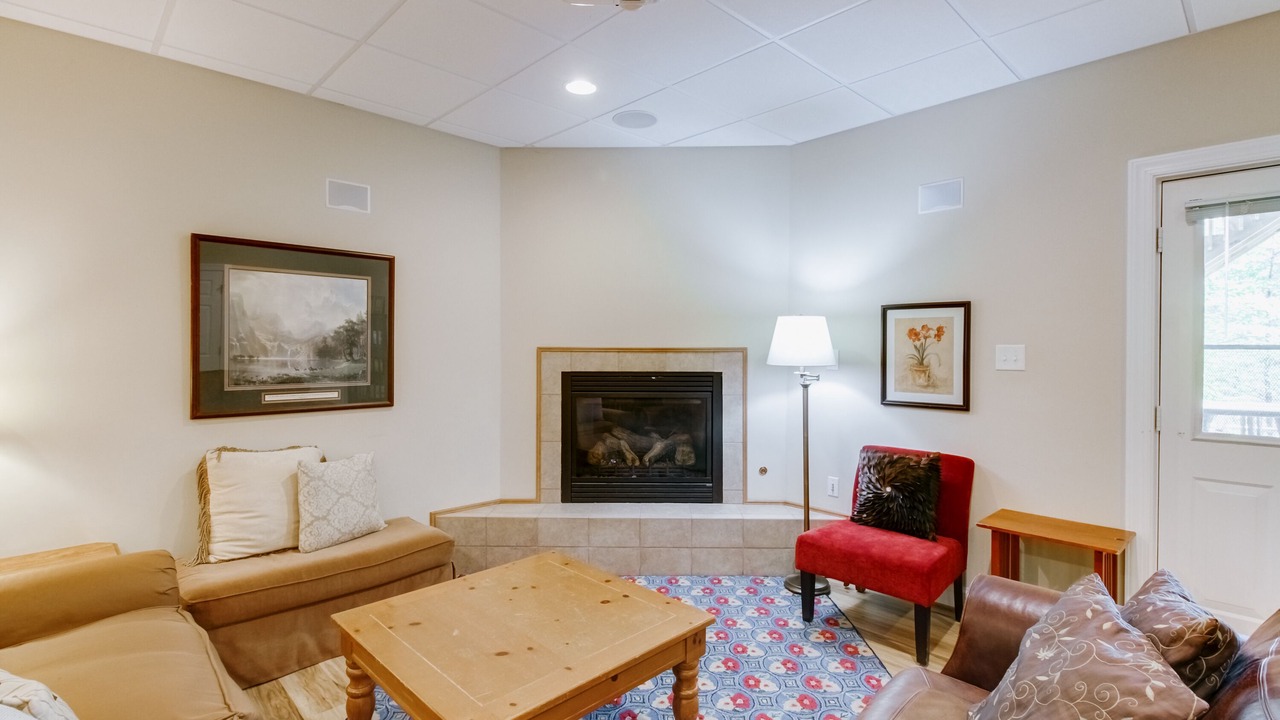Photo of Livingroom in Madison Heights