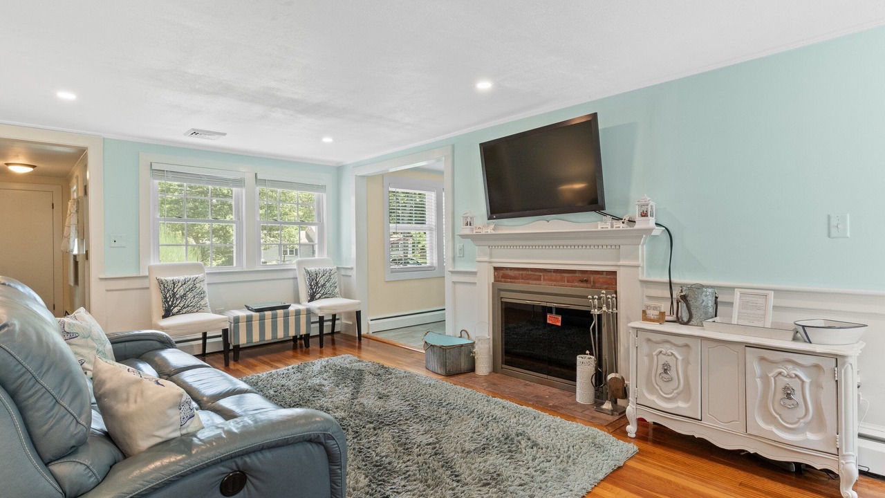 Photo of Livingroom in Bass River