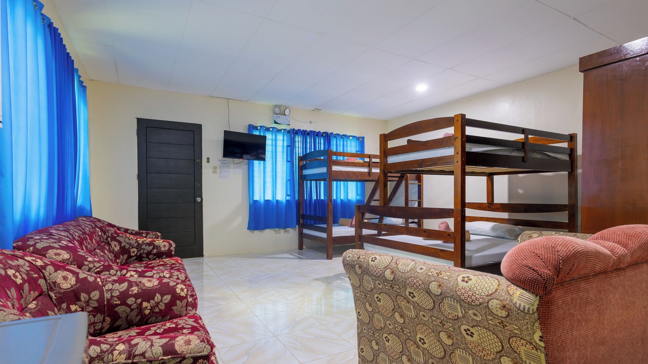 Photo of Bedroom in Looc