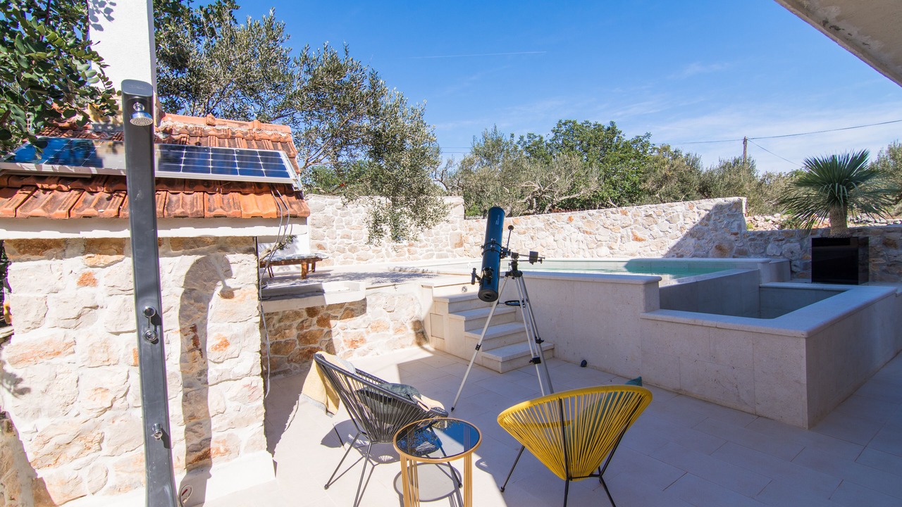 Photo of Patio Balcony in Drvenik Mali