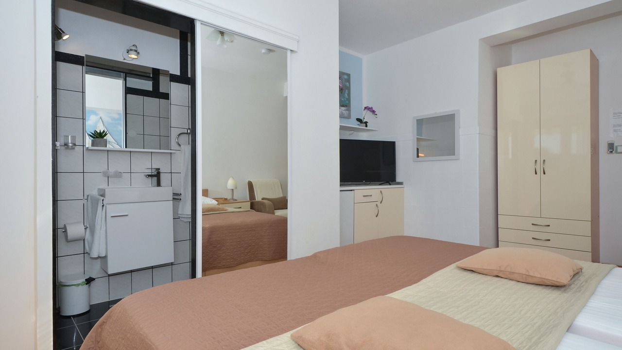 Photo of Bedroom in Okrug Gornji