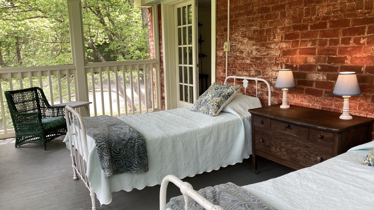 Photo of Bedroom in Warm Springs