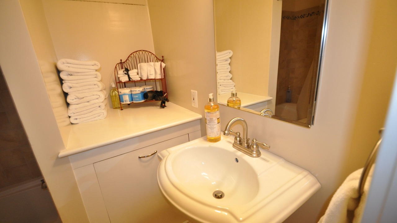 Photo of Bathroom in Cardozo