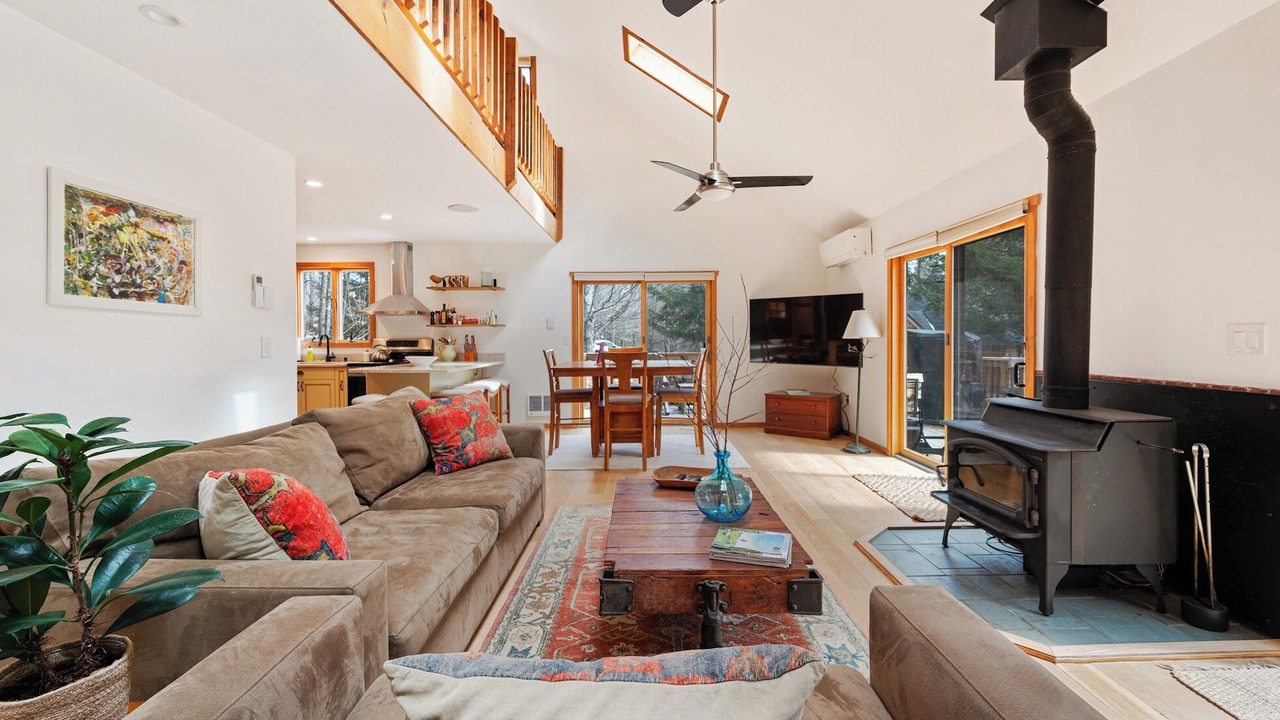Photo of Livingroom in Jewett