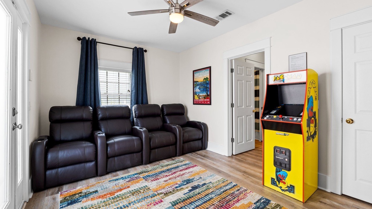 Photo of Bedroom in Crystal Beach