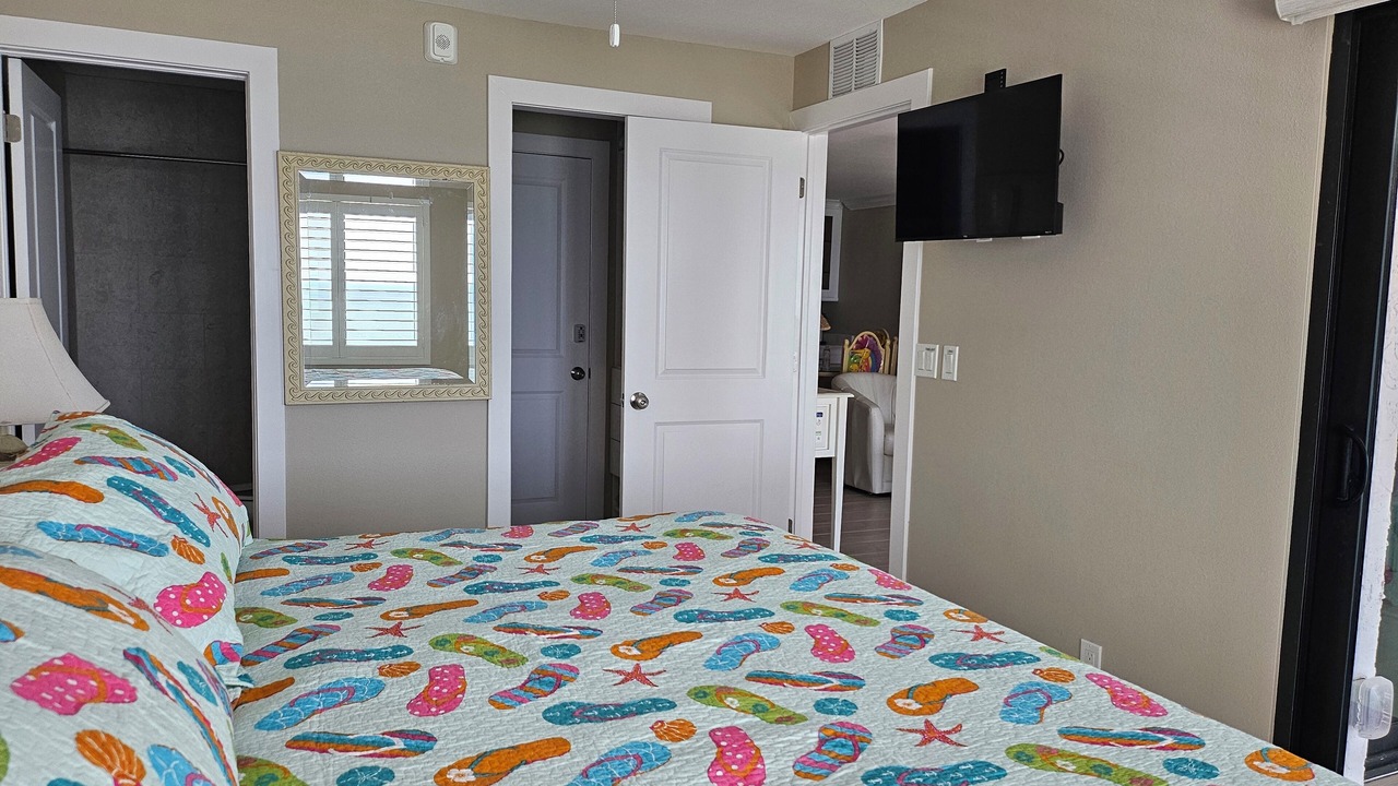 Photo of Bedroom in Mid Island