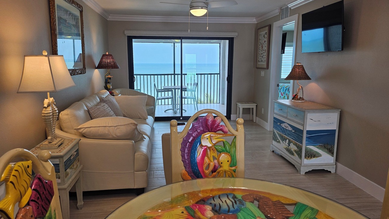 Photo of Livingroom in Mid Island
