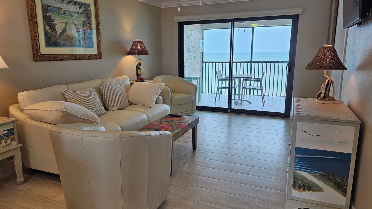 Photo of Livingroom in Mid Island
