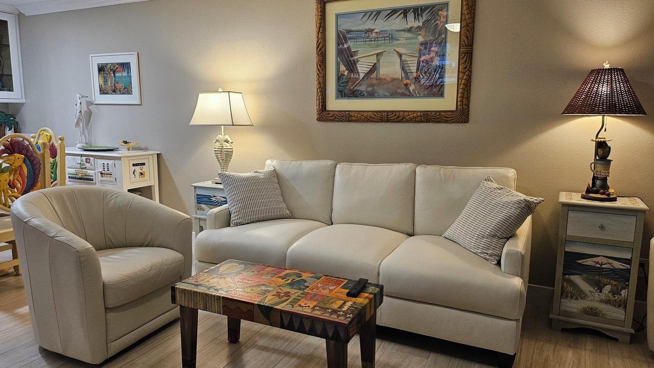Photo of Livingroom in Mid Island
