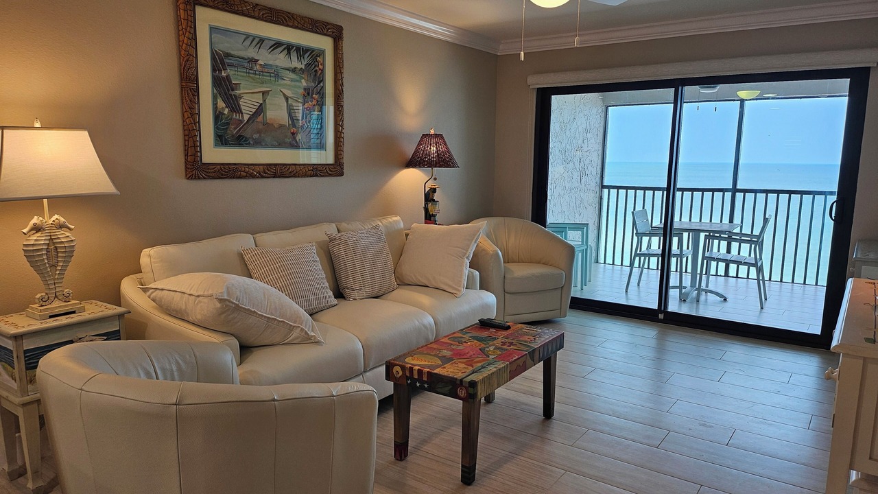 Photo of Livingroom in Mid Island
