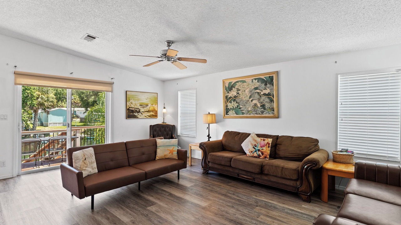 Photo of Livingroom in Weeki Wachee Gardens