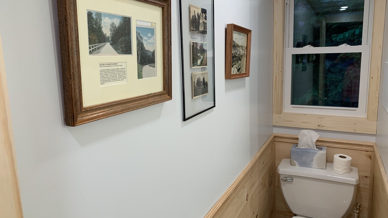 Photo of Bathroom in Sherwood Forest