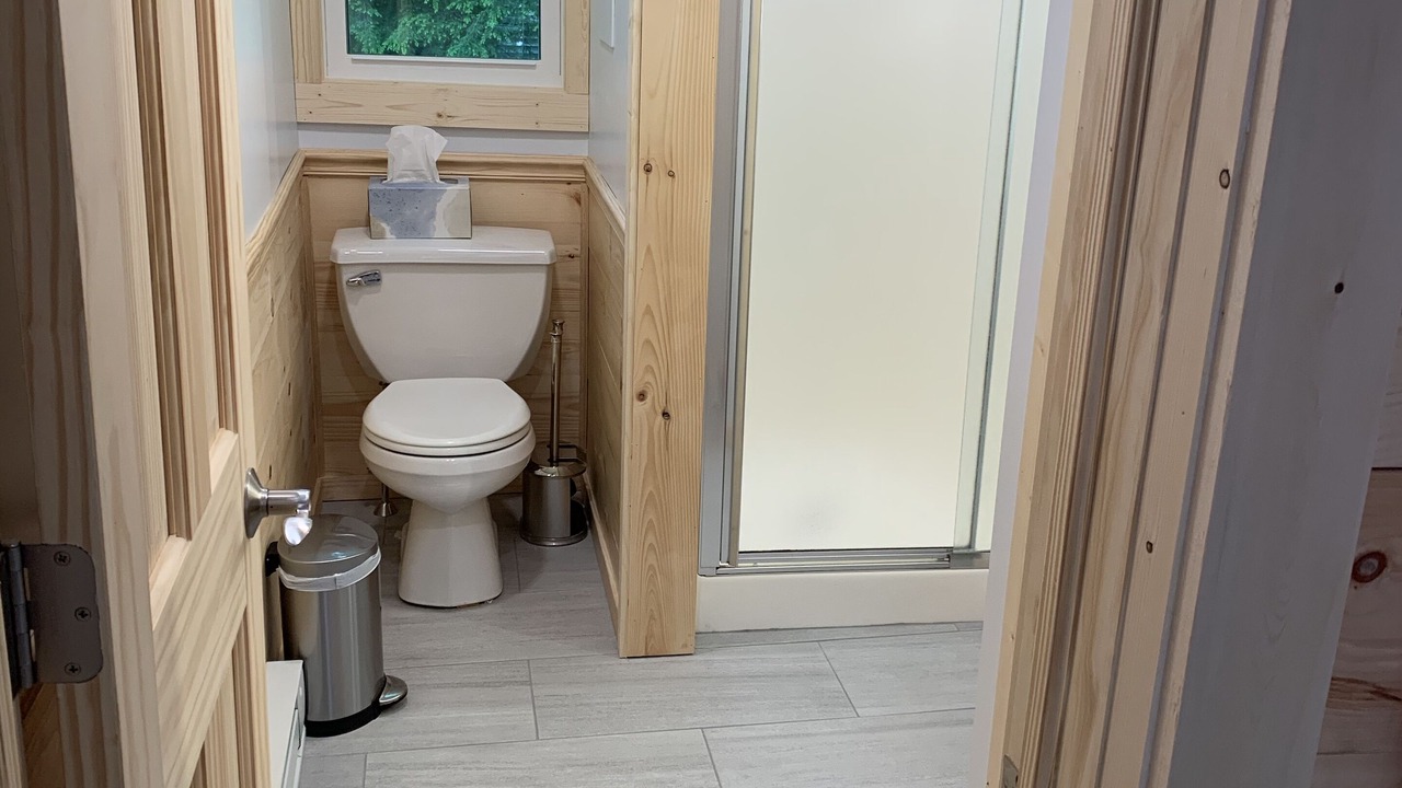 Photo of Bathroom in Sherwood Forest