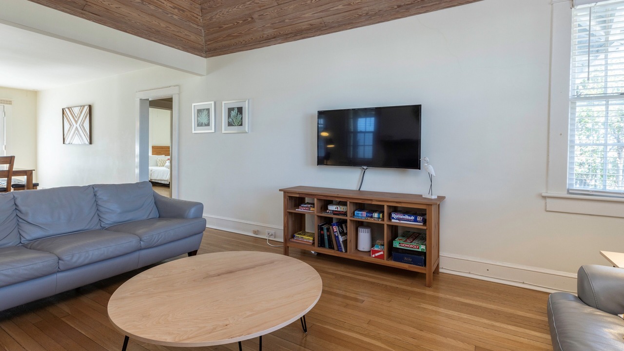 Photo of Livingroom in Northeast Virginia Beach