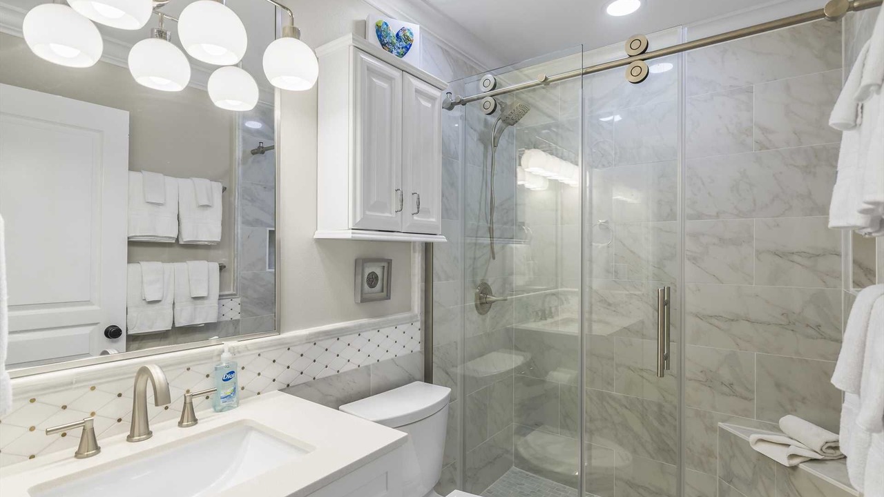 Photo of Bathroom in Avalon Beach Estates