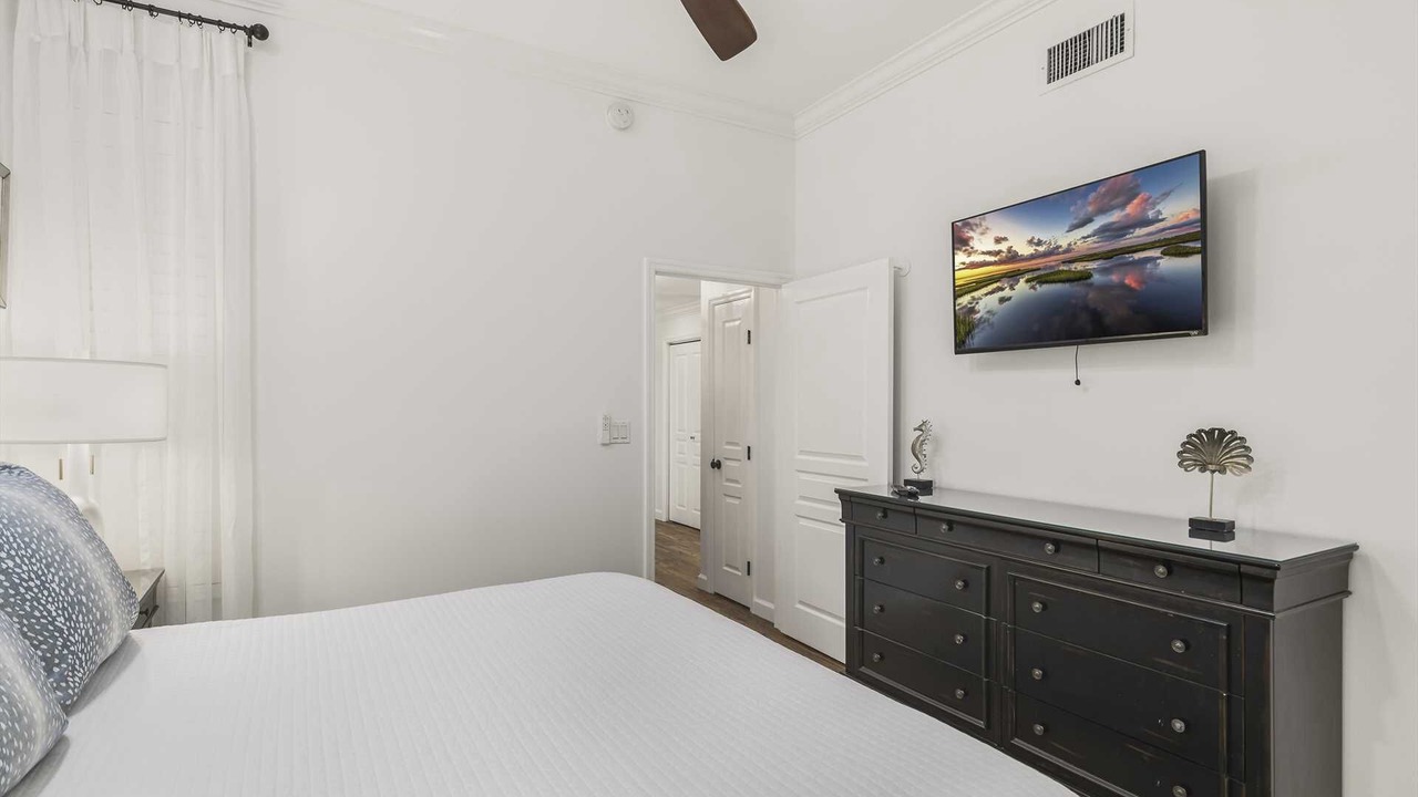 Photo of Bedroom in Avalon Beach Estates