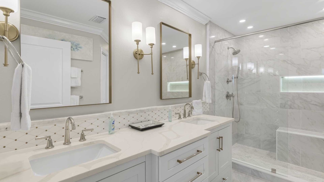 Photo of Bathroom in Avalon Beach Estates