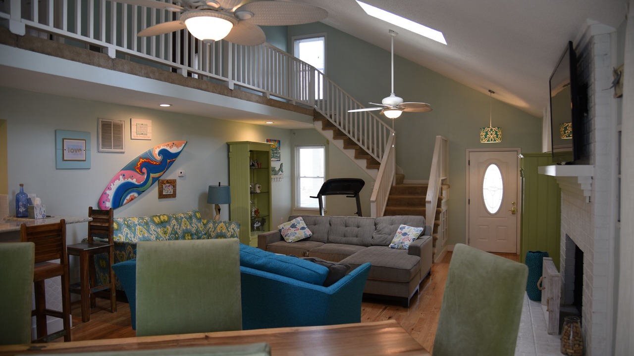 Photo of Livingroom in Northeast Virginia Beach