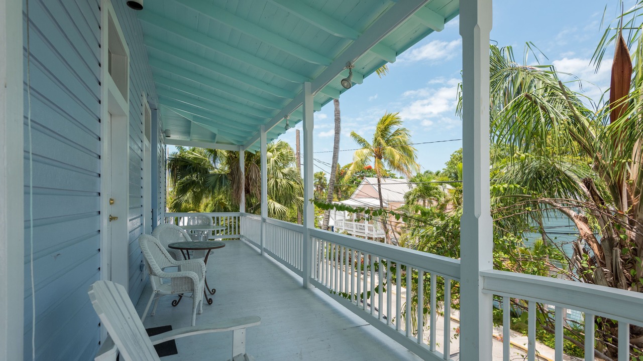 Photo of Patio Balcony in Uptown - Upper Duval