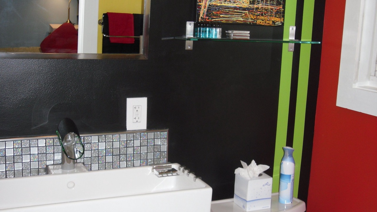 Photo of Bathroom in Uptown - Upper Duval