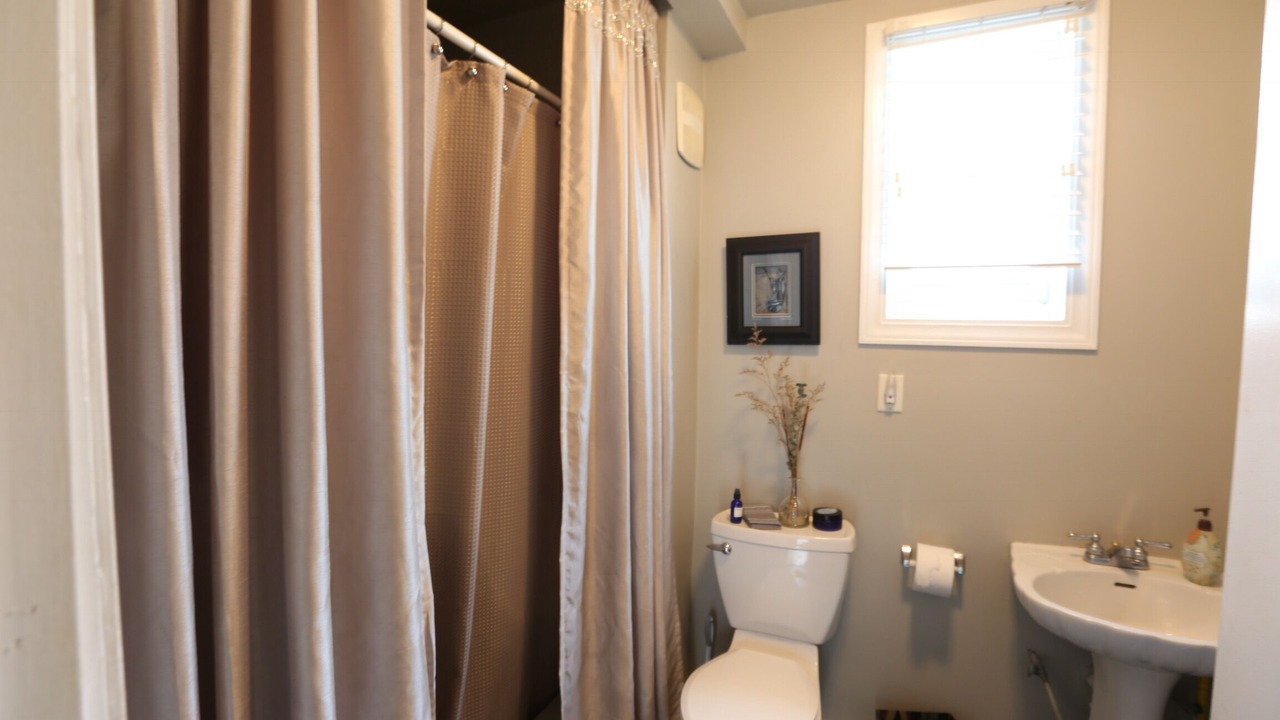 Photo of Bathroom in Mosby