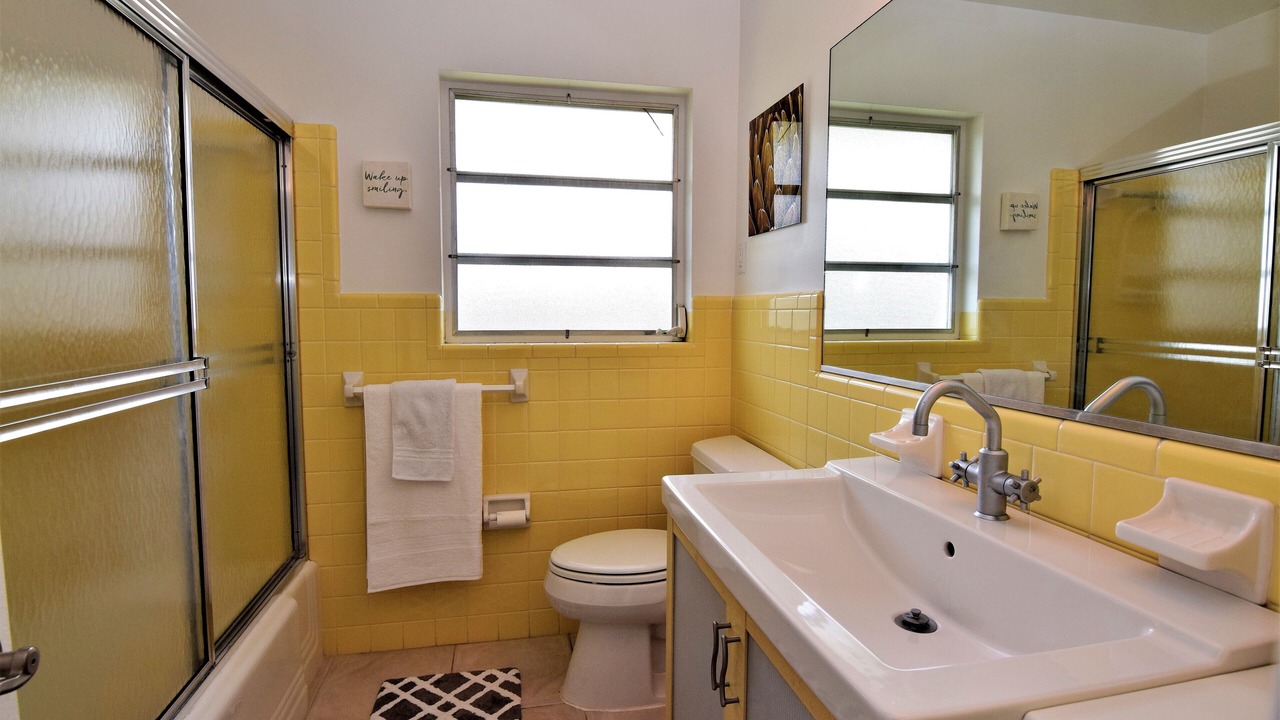Photo of Bathroom in Gulf Gate Estates
