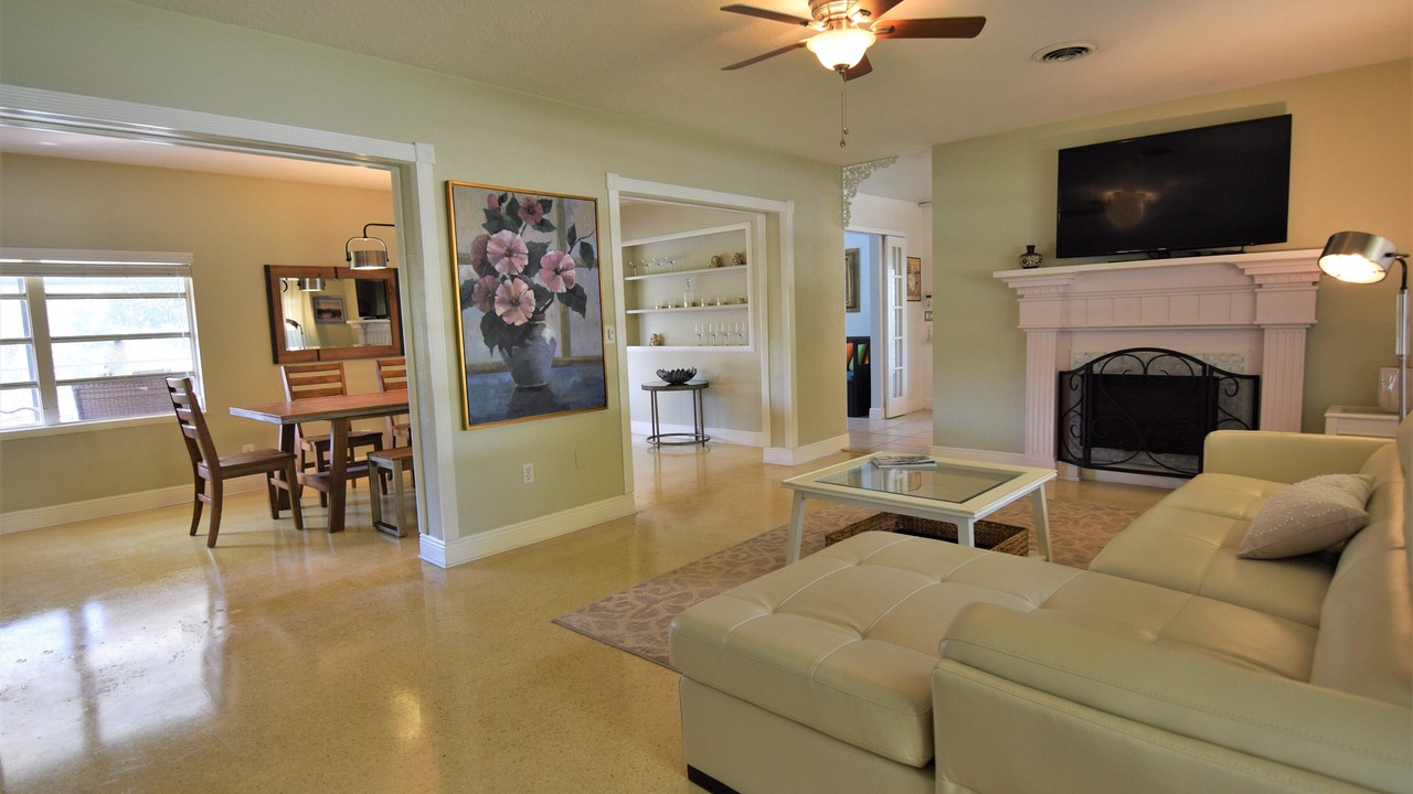 Photo of Bedroom in Gulf Gate Estates