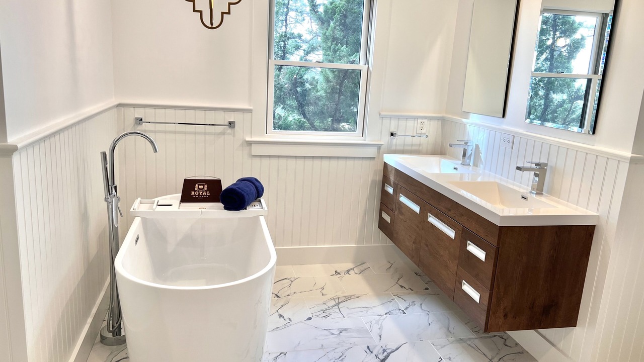 Photo of Bathroom in Shinnecock Hills