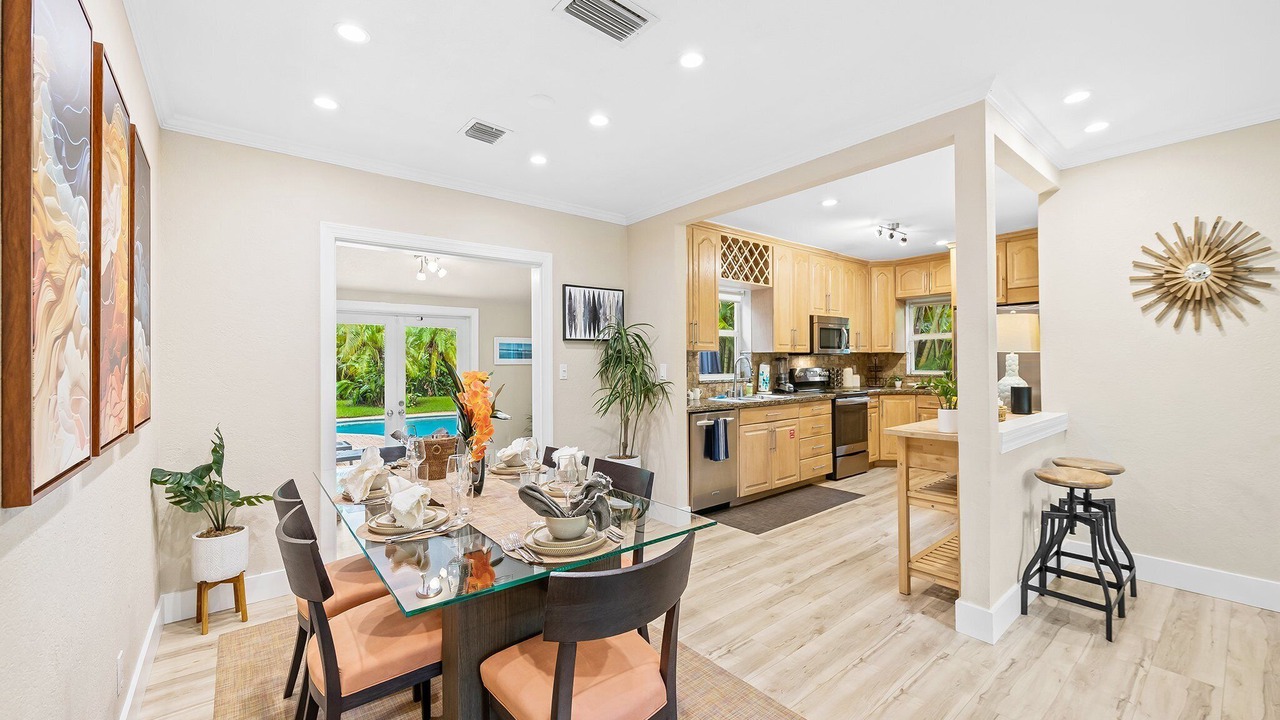 Photo of Others in Poinsettia Heights