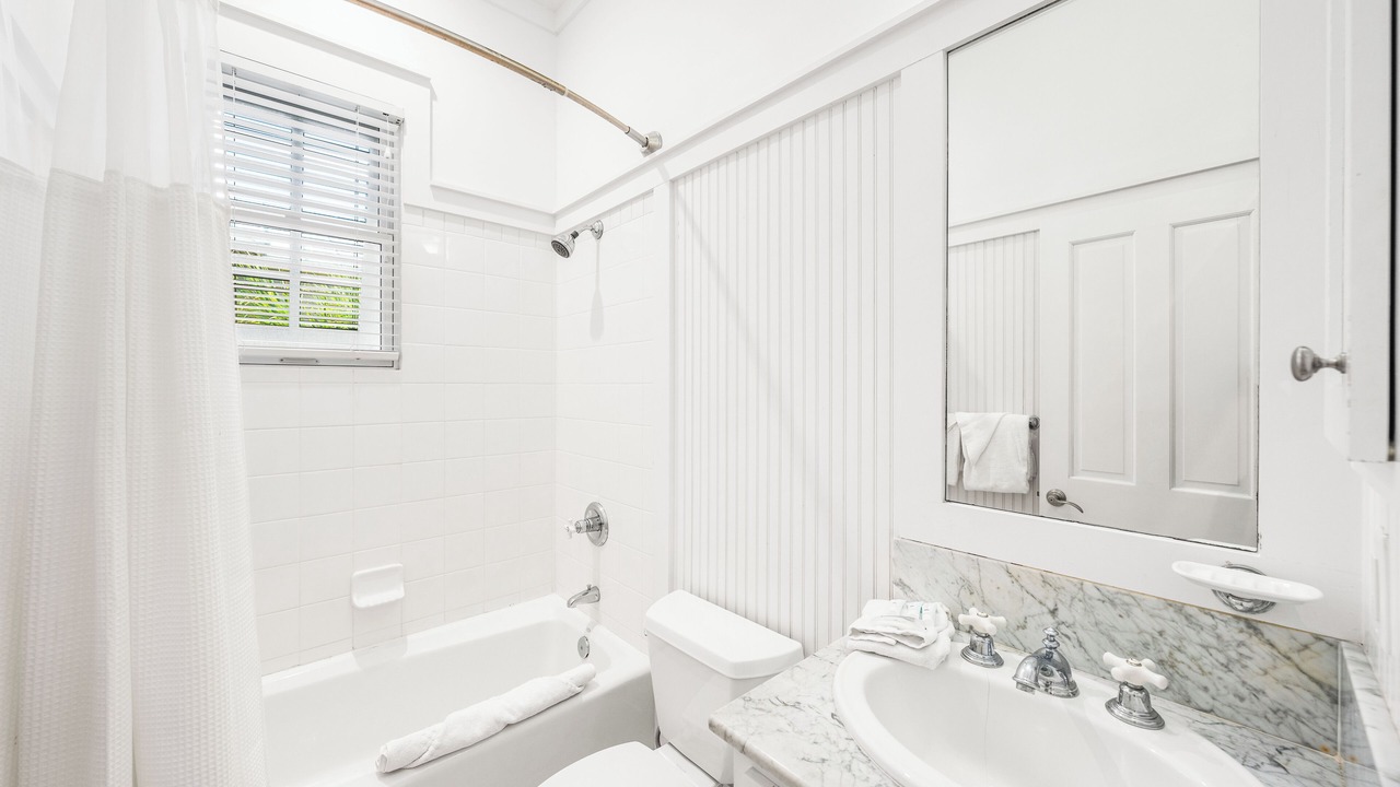 Photo of Bathroom in Delos