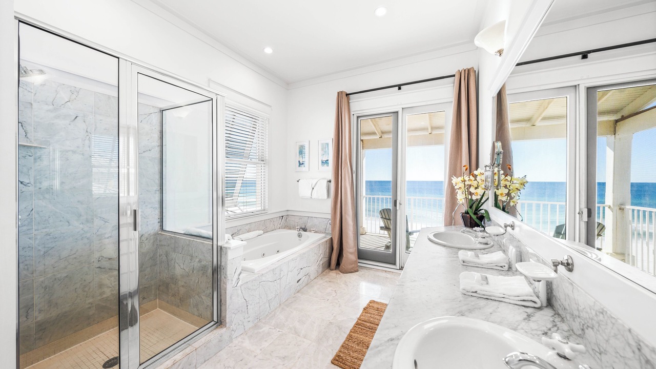 Photo of Bathroom in Delos