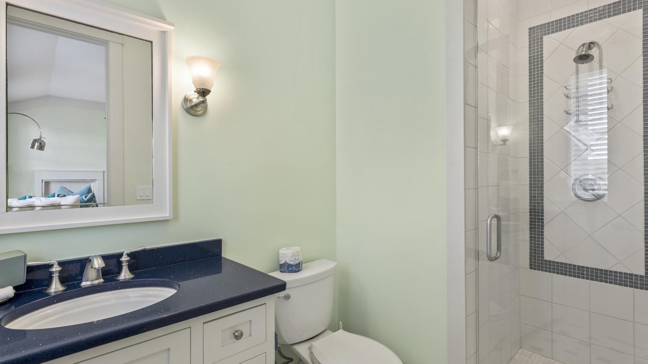 Photo of Bathroom in Gulf District