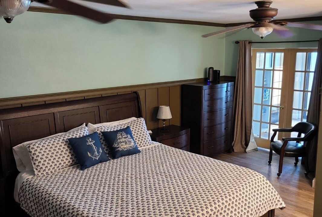 Photo of Bedroom in Crystal Beach