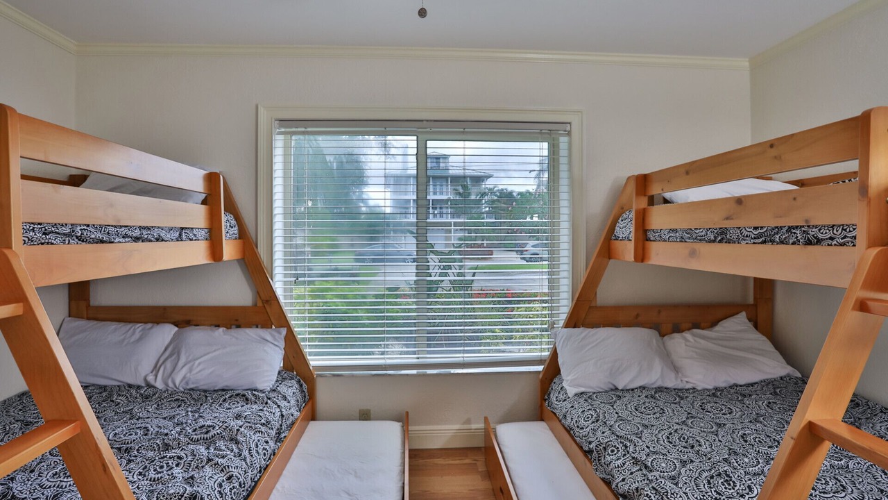 Photo of Bedroom in Crystal Beach