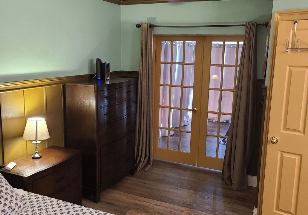 Photo of Bedroom in Crystal Beach