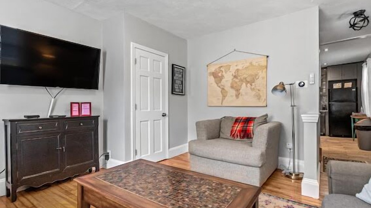 Photo of Livingroom in Milton