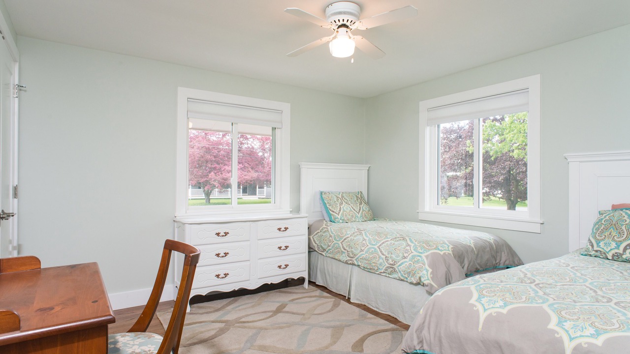 Photo of Bedroom in Lee