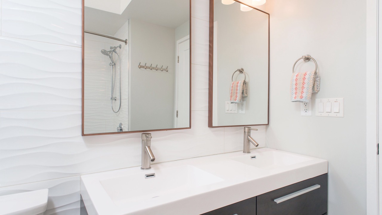 Photo of Bathroom in Lee