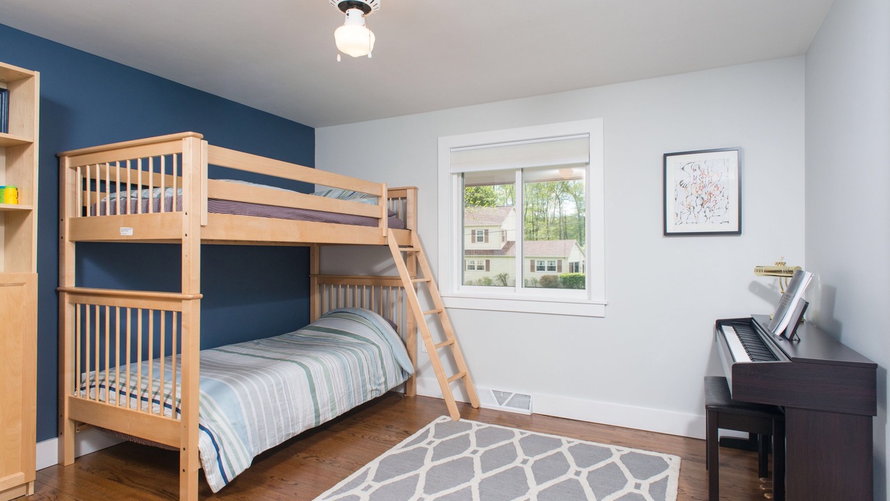 Photo of Bedroom in Lee