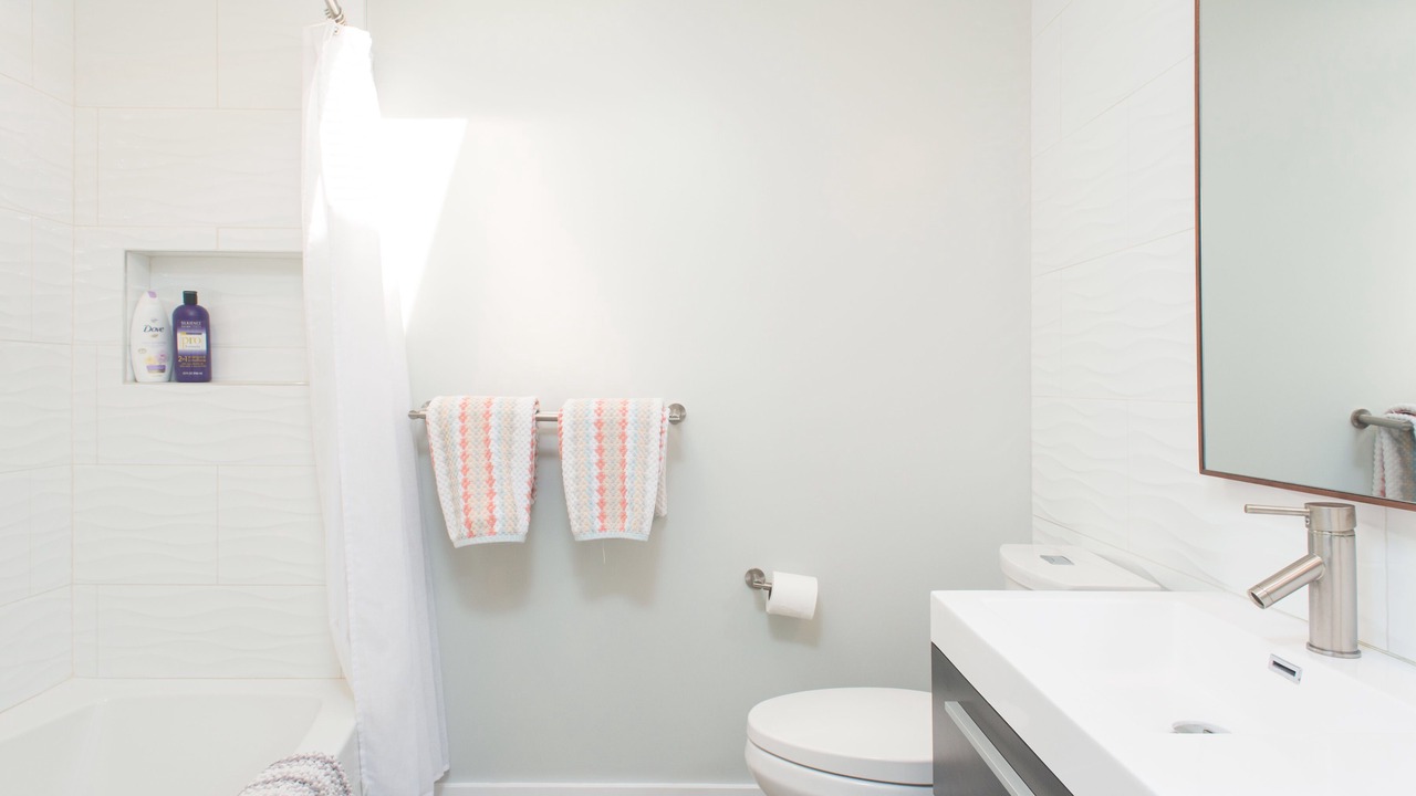 Photo of Bathroom in Lee