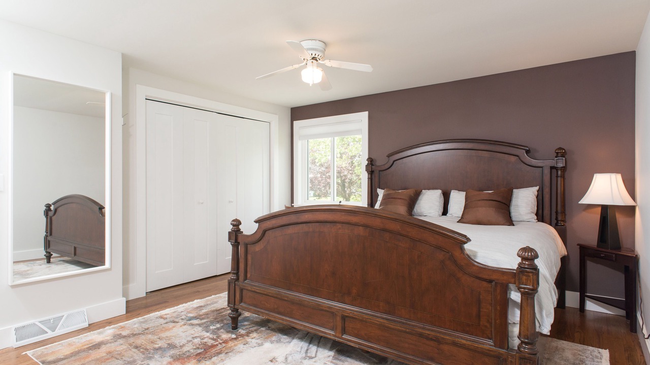 Photo of Bedroom in Lee